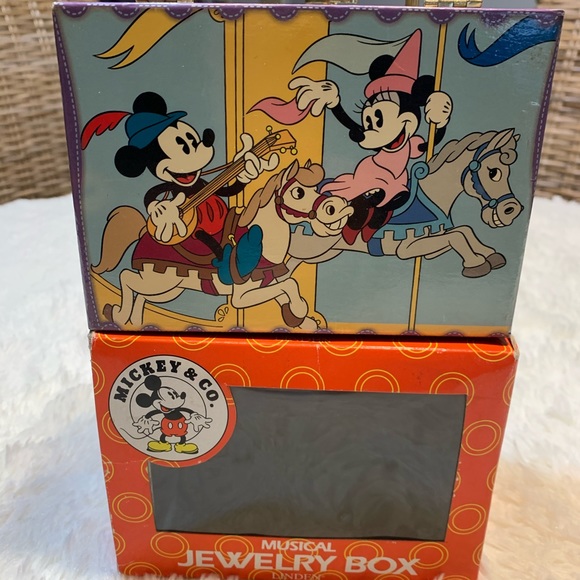 Vintage Musical Mickey & Co. Jewelry Box. - Picture 2 of 11